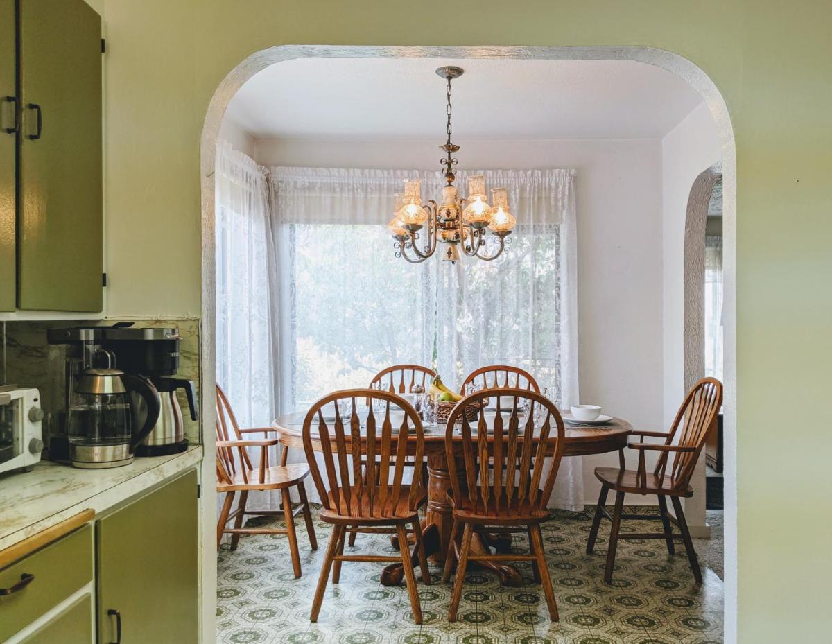 4 Elements House:Central, Views-Every Rm, AC, Pets - Housity