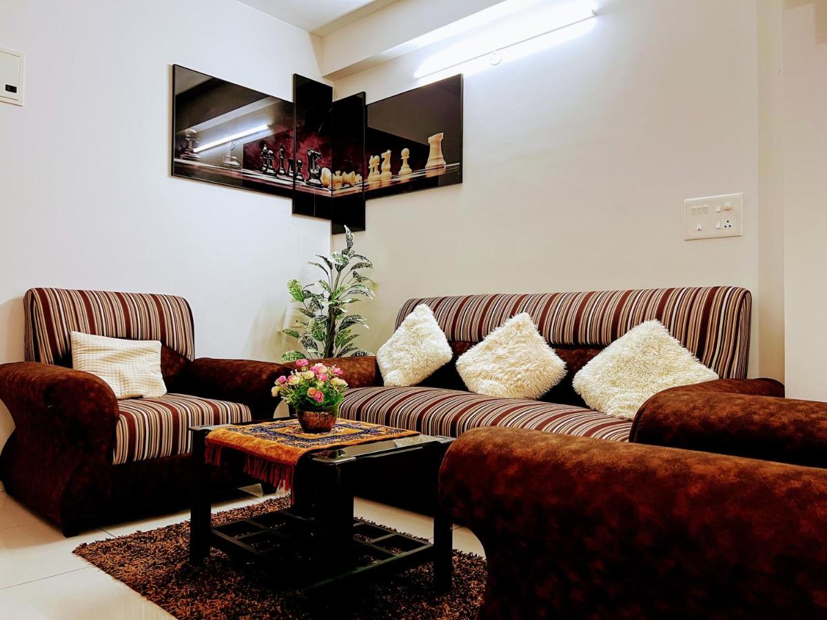 Cozy 2BHK condo surrounded with greenery. - Housity