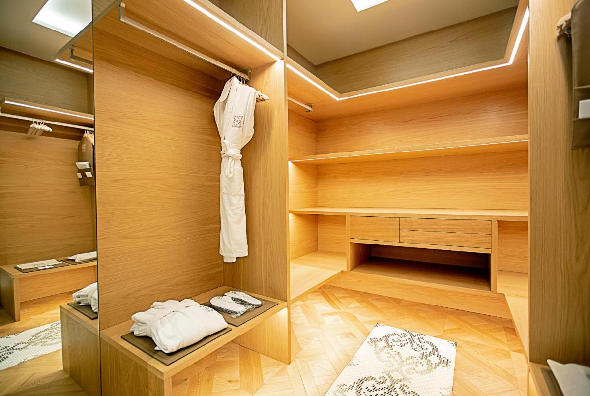 Un baño de Monument Hotel