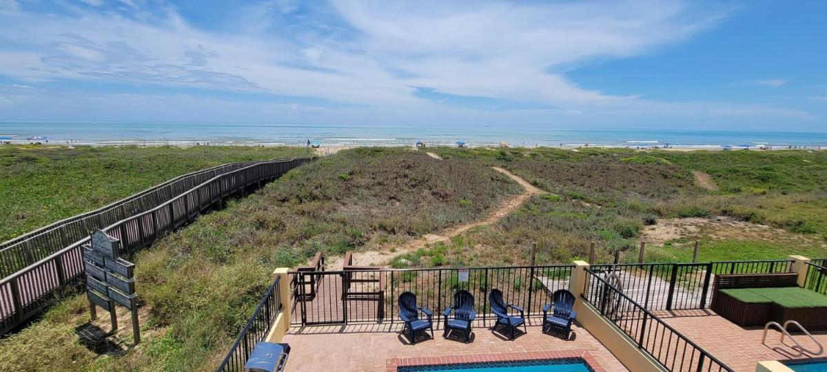 Chris Beach Pool Townhome - Housity