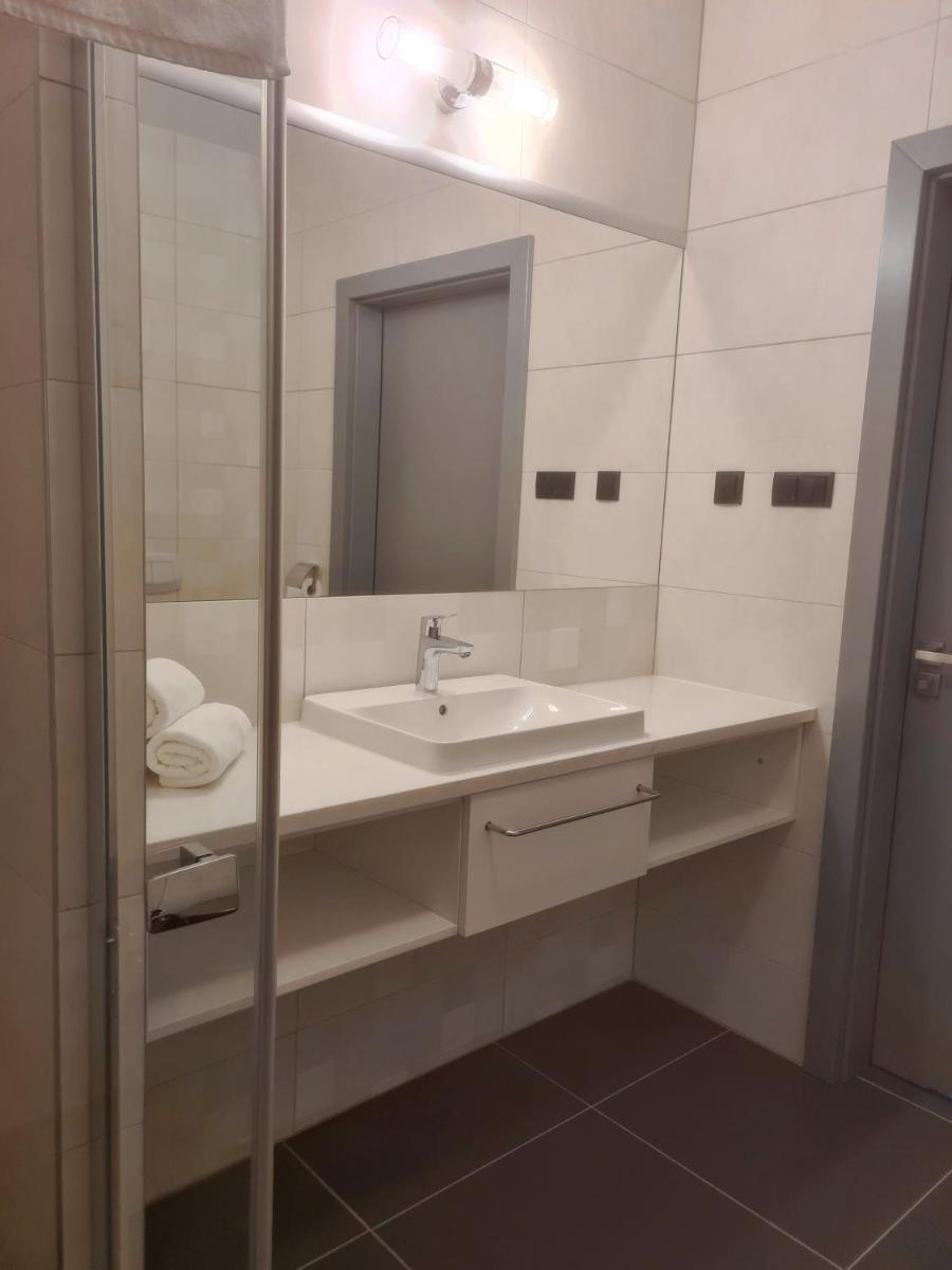 HOTEL PORT 2000 Torzym - Housity