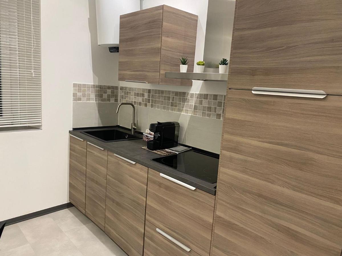 Gold House Filzi - Housity