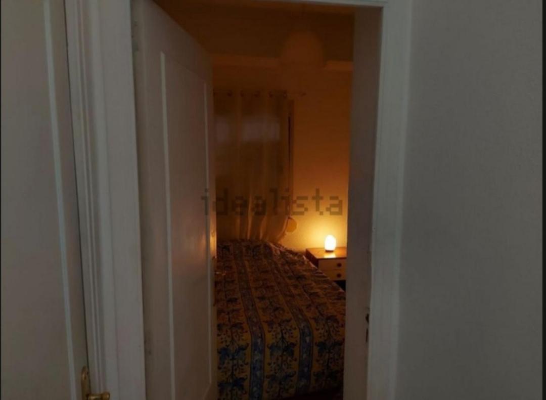 Habitación cama grande doble con smartTV - Housity