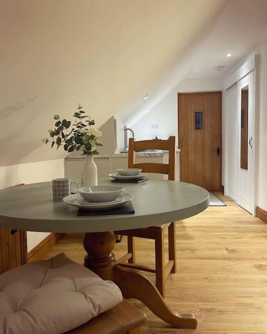 The Loft - beautiful countryside apartment - Housity