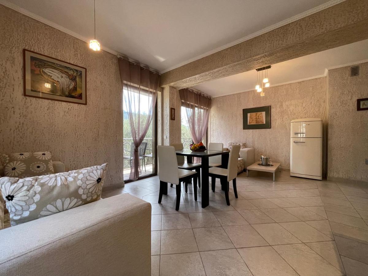 Apartments Villa St. Bar - Housity