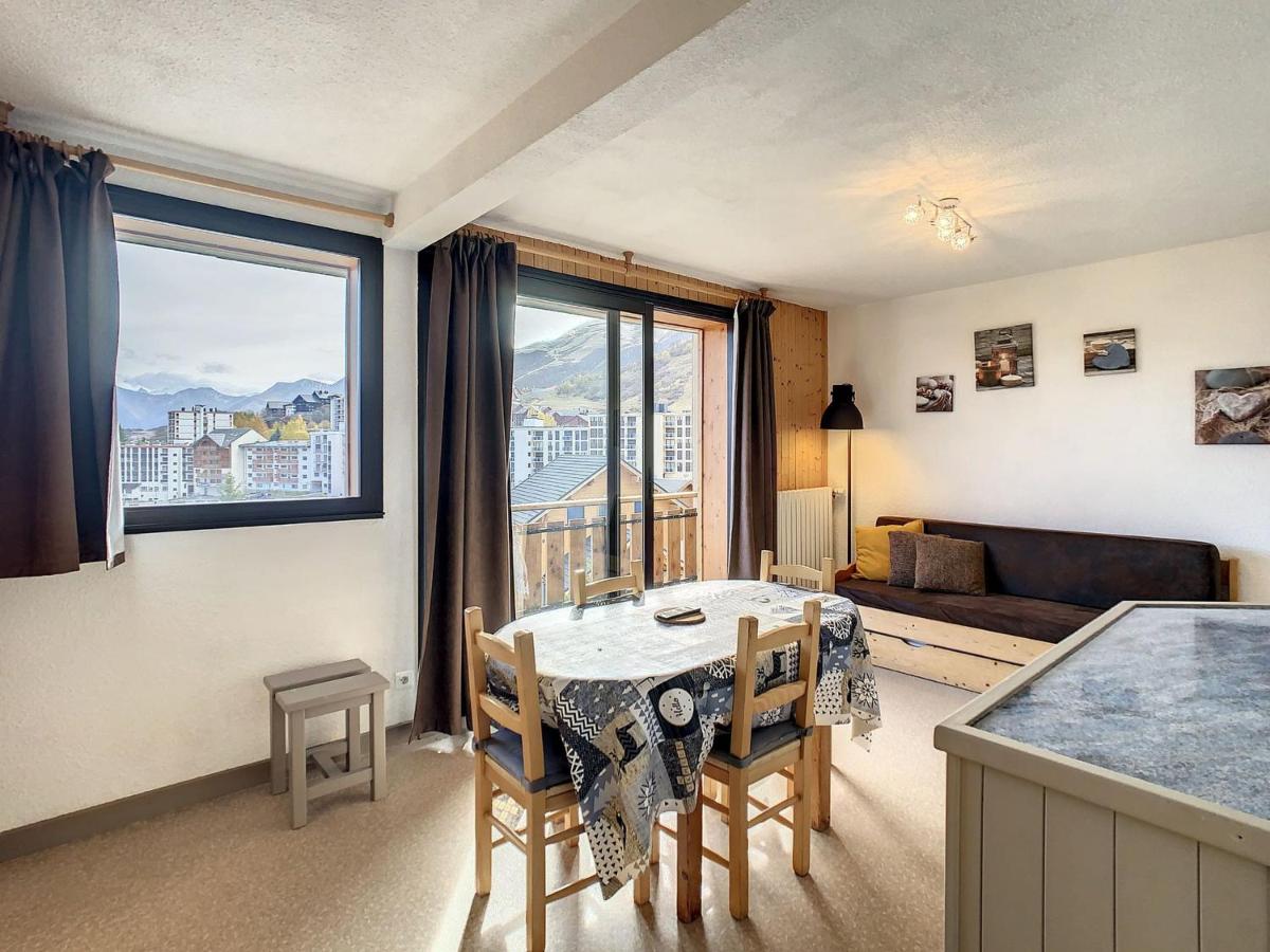 Appartement 2 étoiles lumineux 5 pers à 50m des pistes, balcon sud, parking privatif, wifi gratuit - FR-1-417-54 - Housity