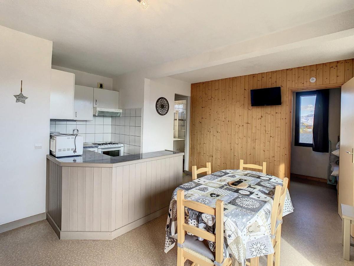 Appartement 2 étoiles lumineux 5 pers à 50m des pistes, balcon sud, parking privatif, wifi gratuit - FR-1-417-54 - Housity
