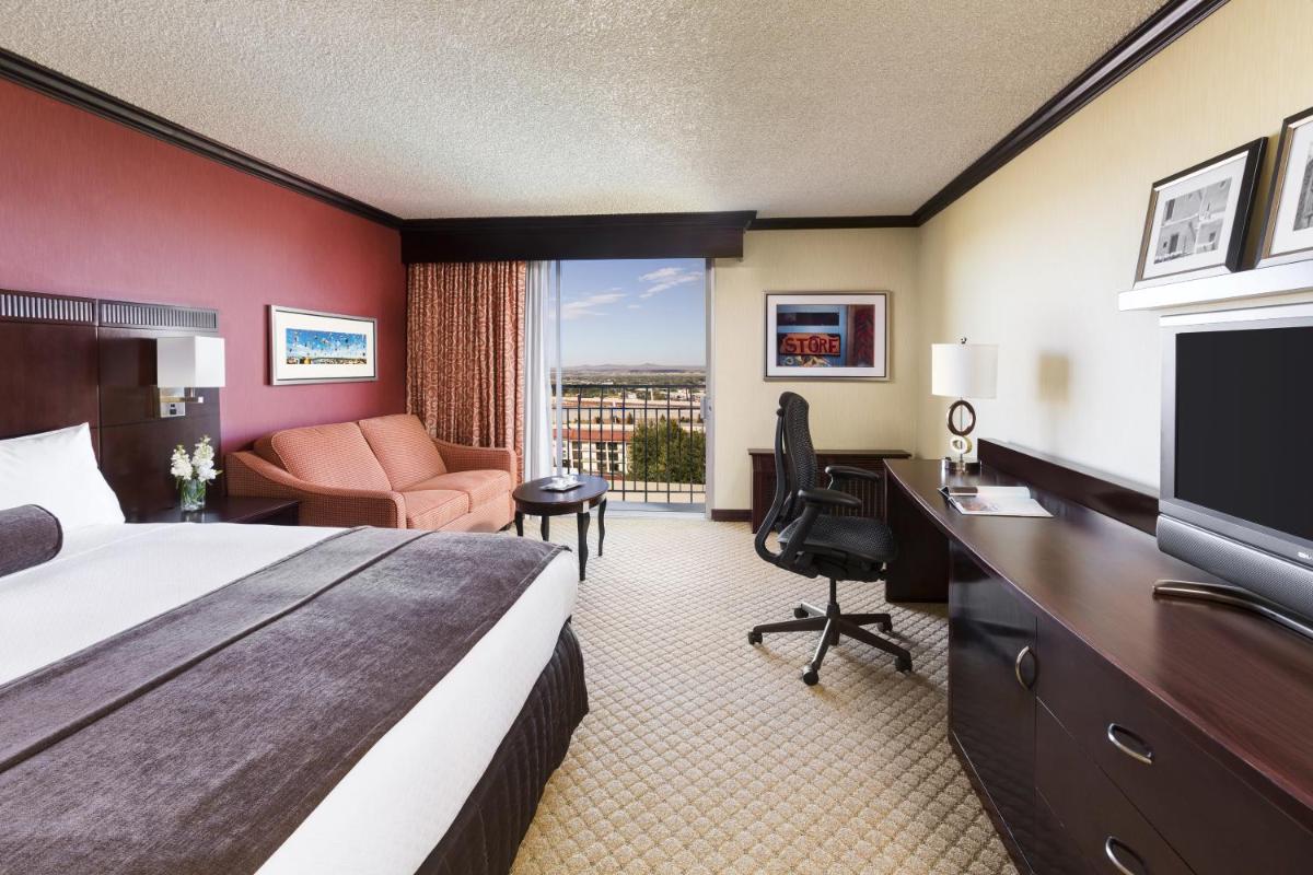 Crowne Plaza Albuquerque by IHG - Housity