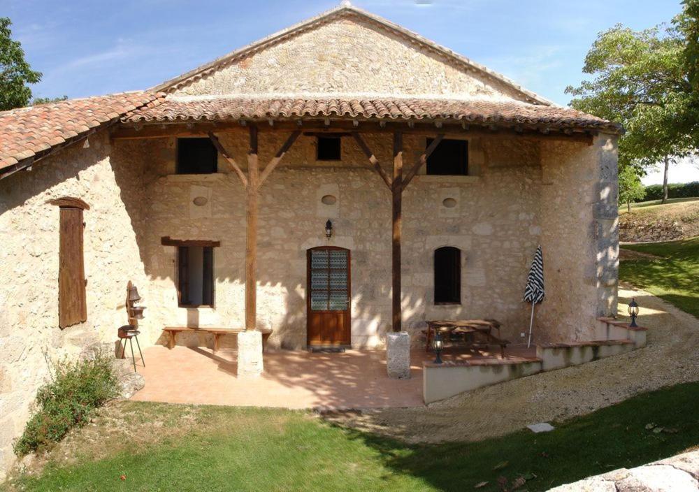 Les gites de Peyrouton: le Pigeonnier et la Borde - Housity