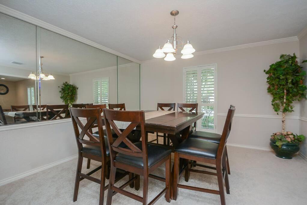 Storm Damage! Need Long-Term Rental! We Can Help - The Woodlands - Housity