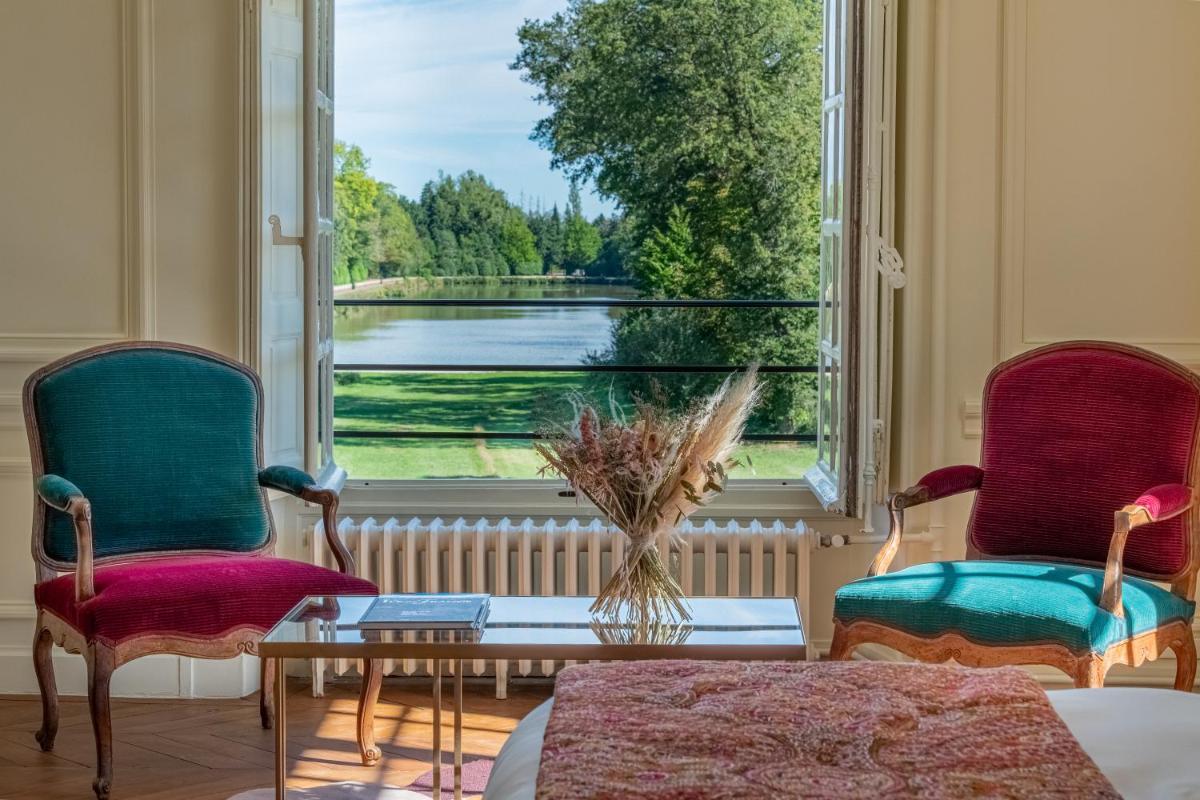 Coin salon dans l'établissement La Borde en Sologne Château & Spa