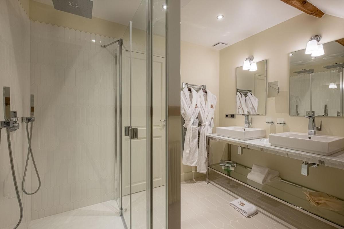 Salle de bains dans l'établissement La Borde en Sologne Château & Spa