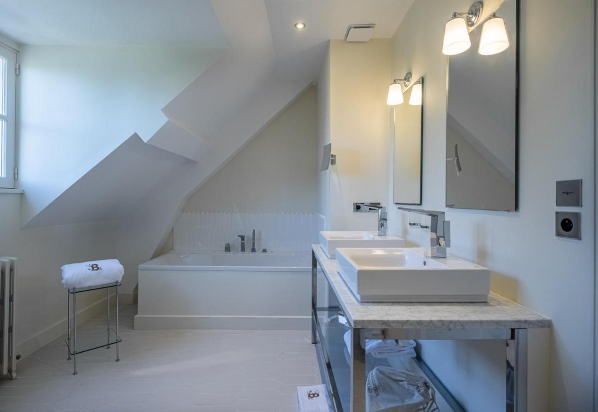 Salle de bains dans l'établissement La Borde en Sologne Château & Spa