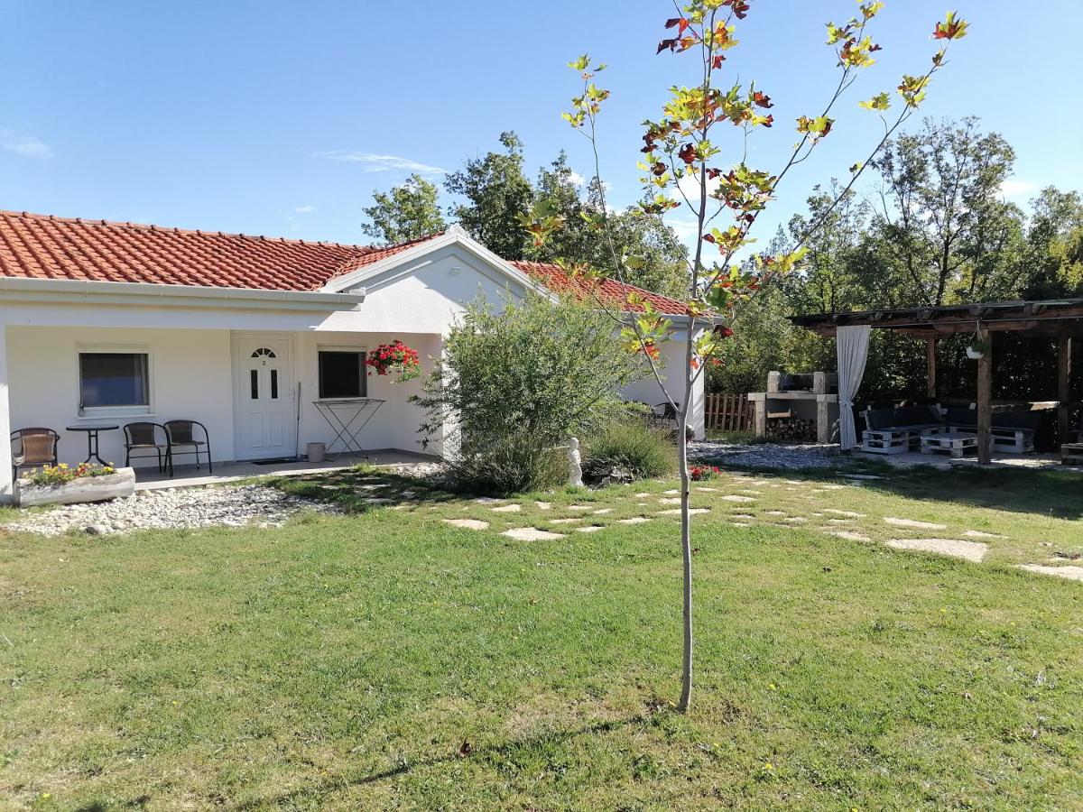 Kristalni Slap Kravice - Housity