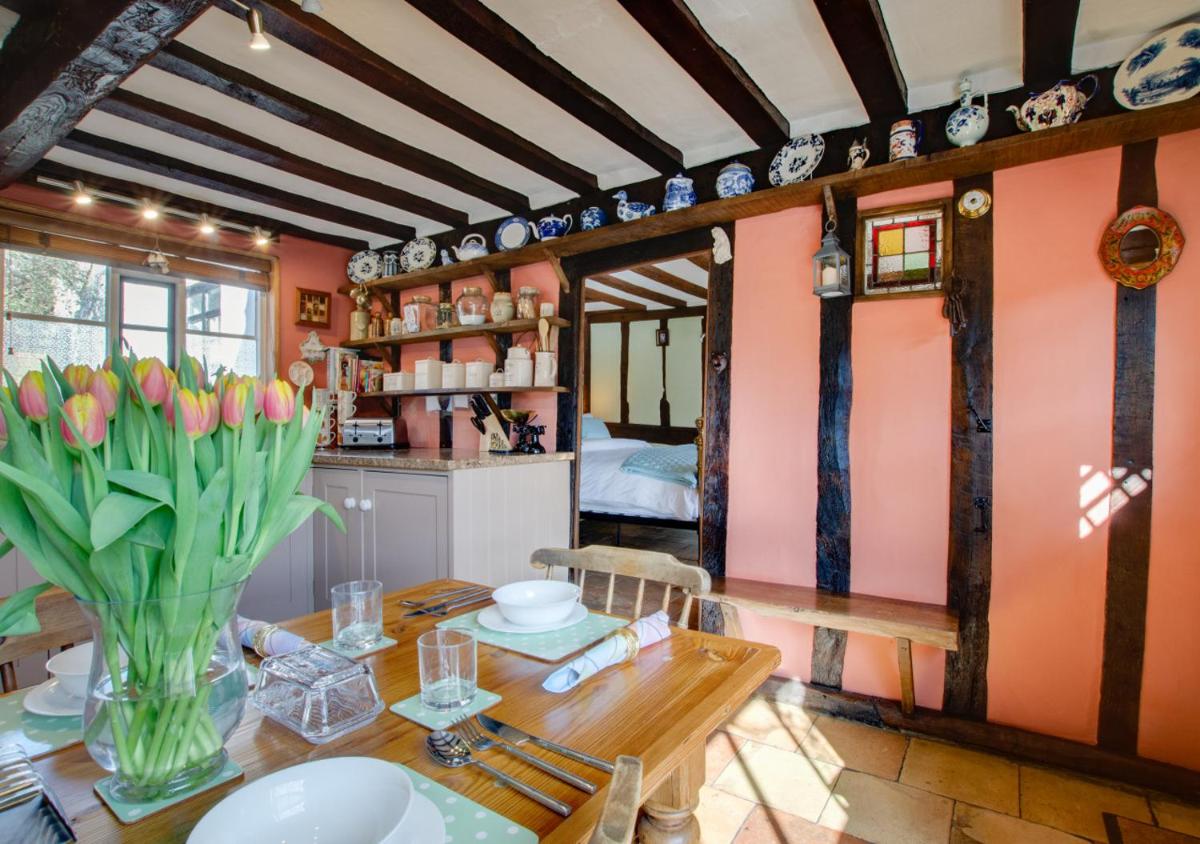 Apple Tree Cottage - Housity