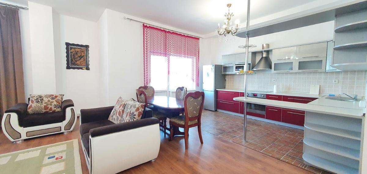 Novaia prostornaia 2kh komn kvartira vozle baiterek - Housity