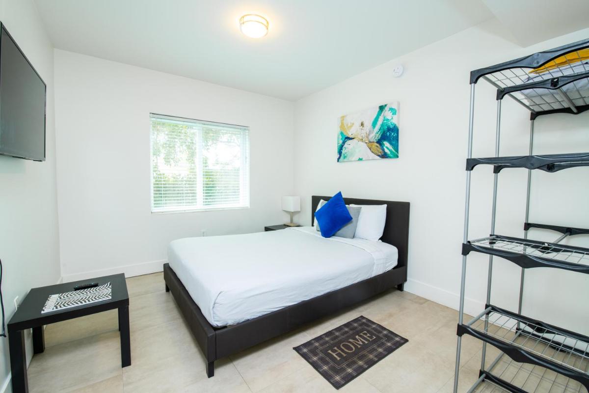 Spacious entire Apartment with Free Parking - Housity
