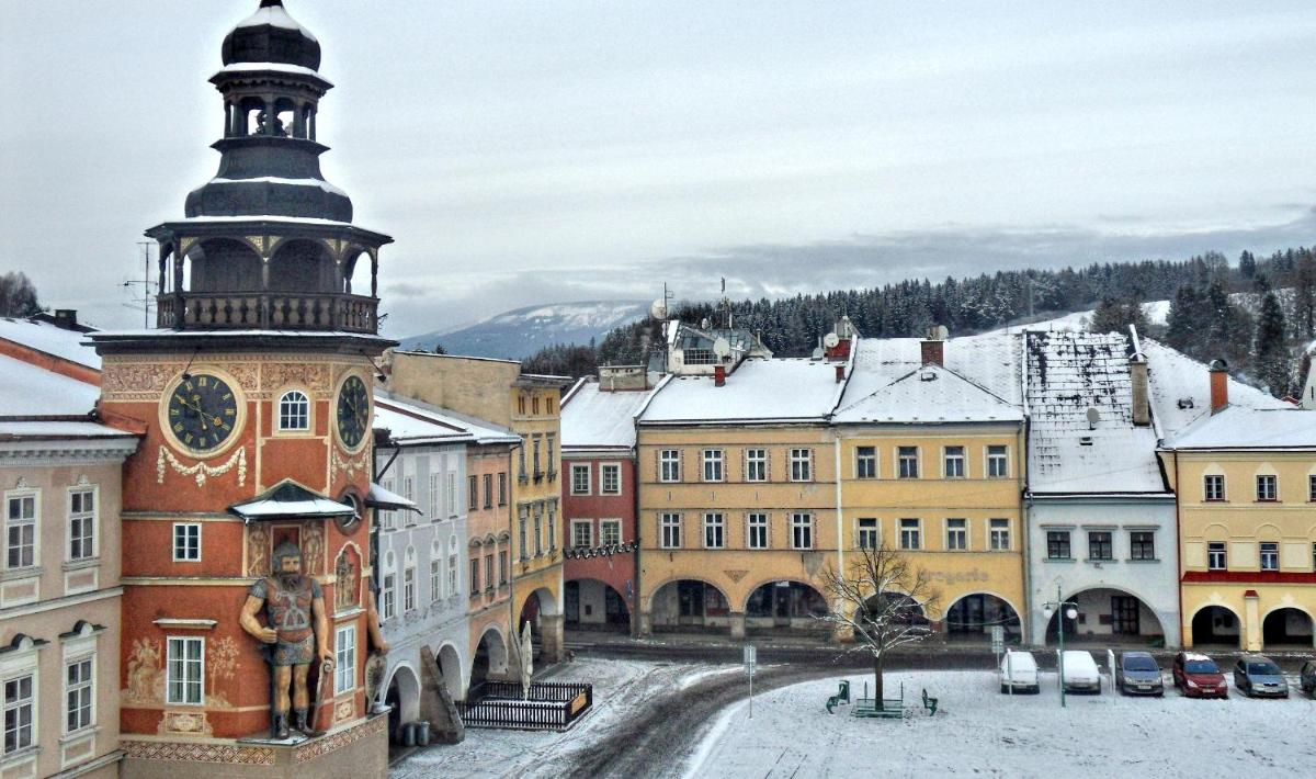 Apartmán Náměstí Hostinné - Housity