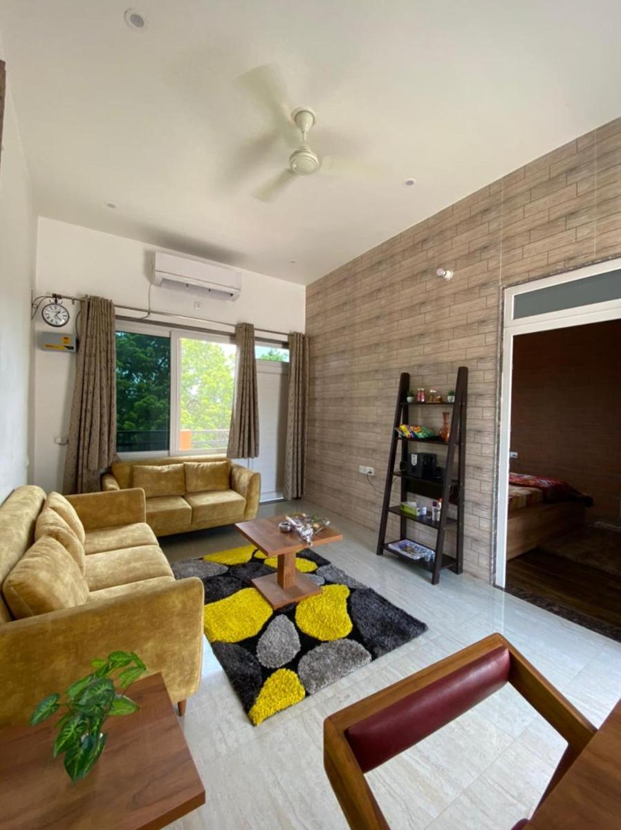 Kaashi Flora (Modern Suite) - Housity