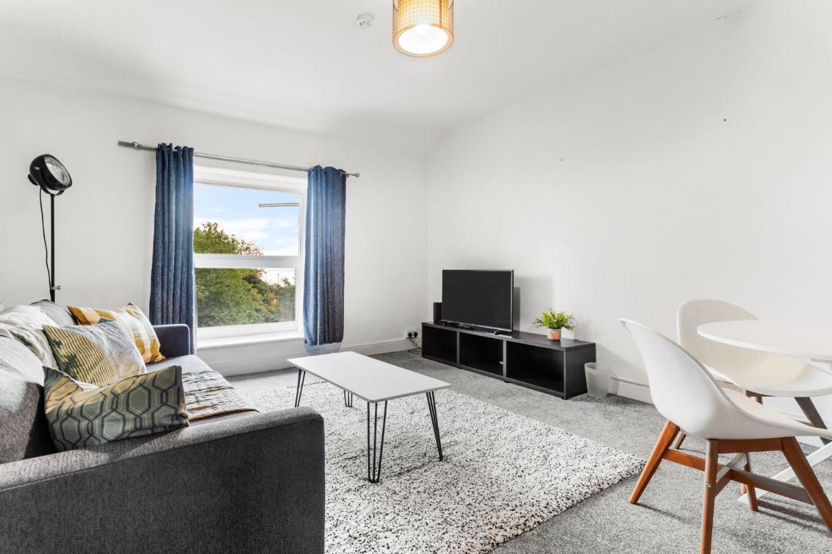 Suitetrails - Modern Apartment in Brynmill - 1&2 Bedroom apartments available