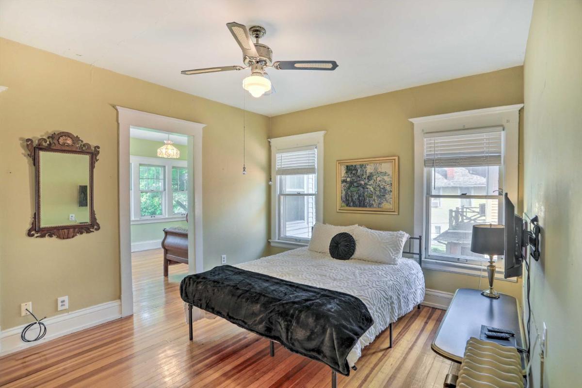 Historic Regal Retreat about 2 Mi to Dtwn Toledo! - Housity