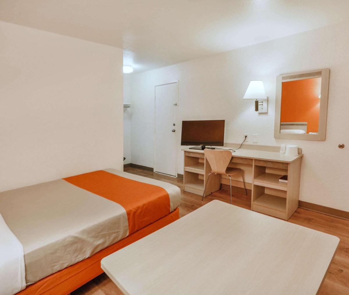 Motel 6-Huntsville, TX - Housity
