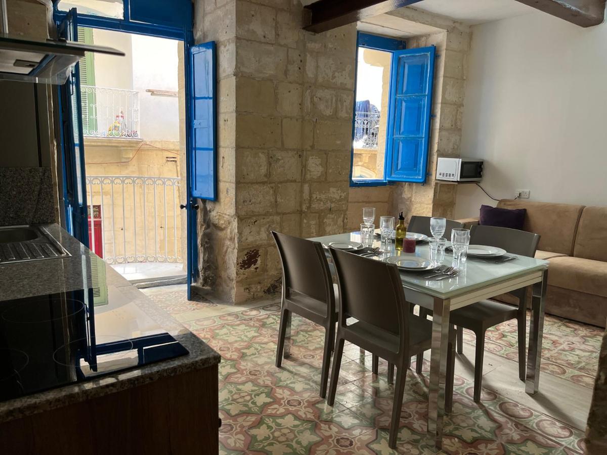 Traditional Townhouse In The Hearth Of Valletta - Housity
