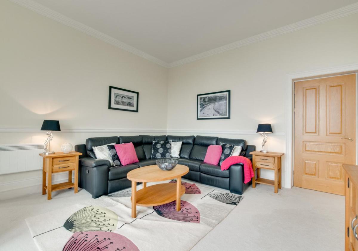 352 Langland Bay Manor - Housity