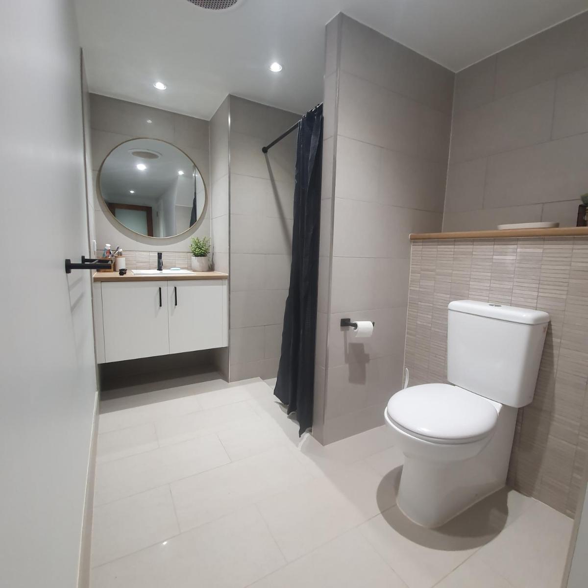 894 Holly Court - Housity