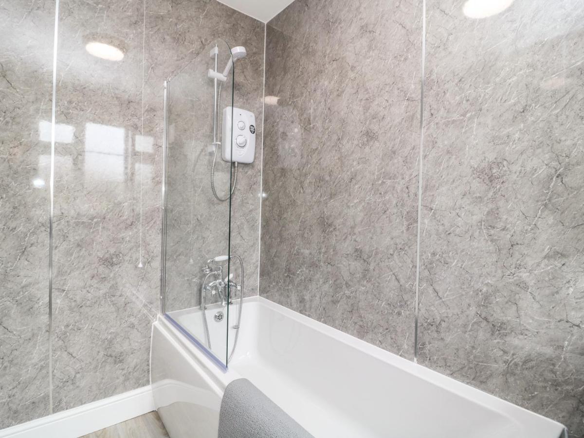 2 Lane End Cottages - Housity