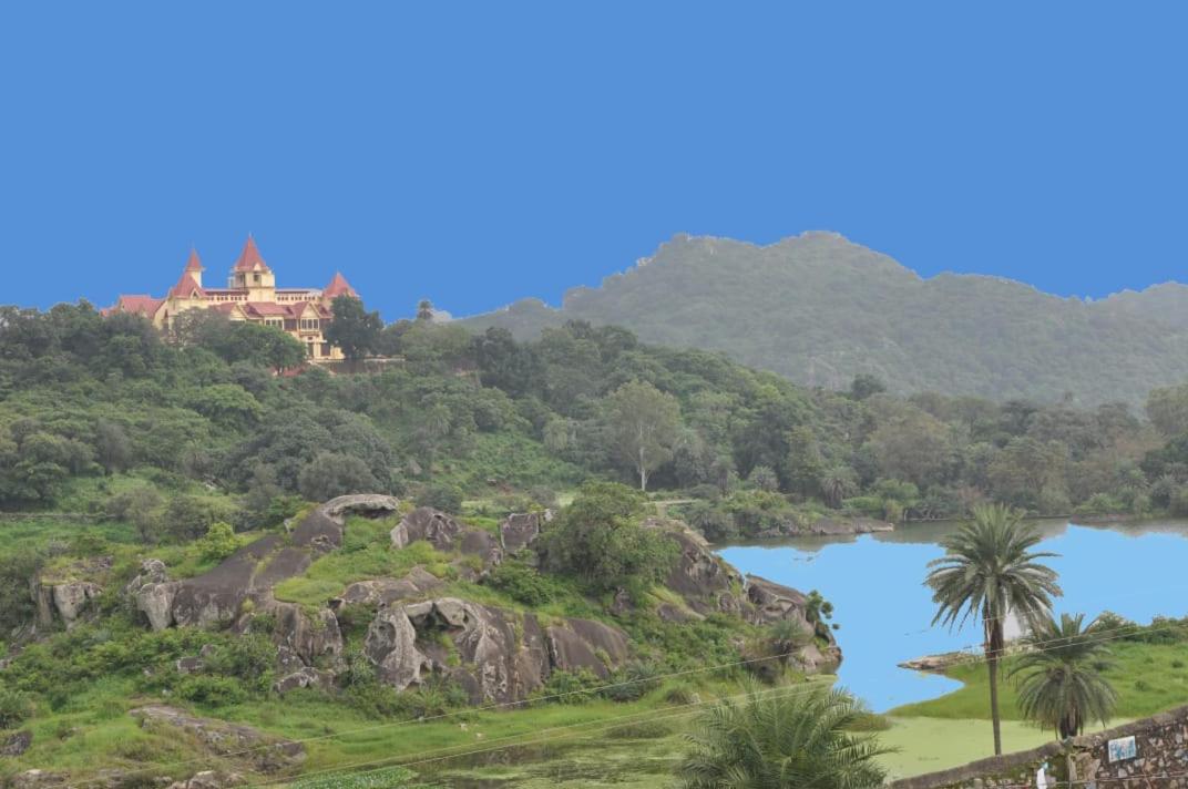 Green Hill - Housity