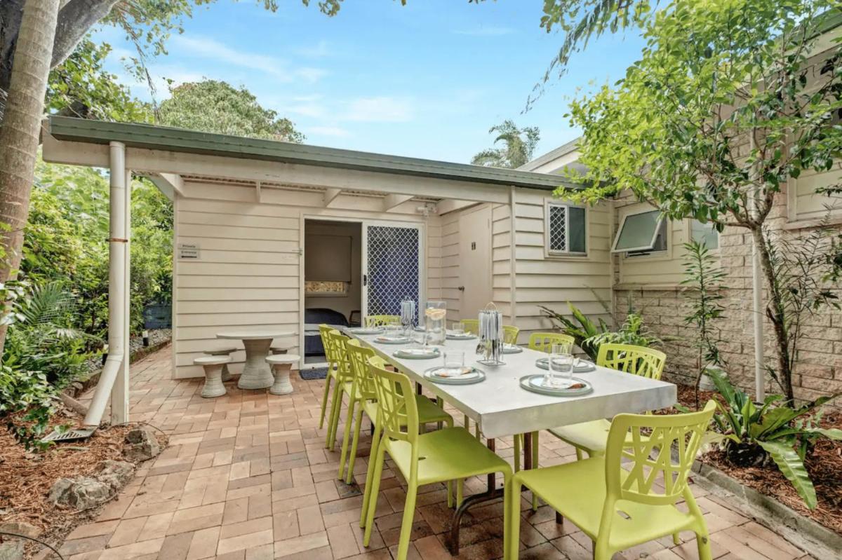Beachside Family Entertainer - Housity