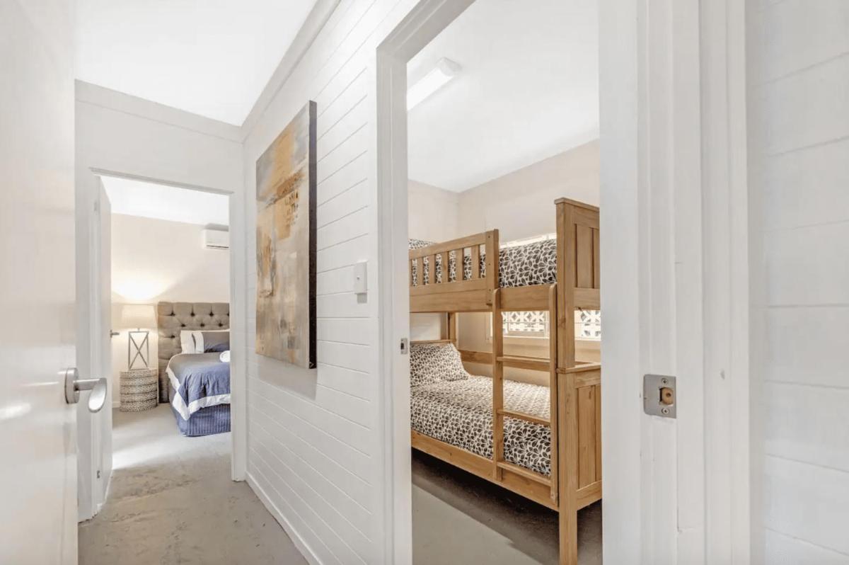 Beachside Family Entertainer - Housity