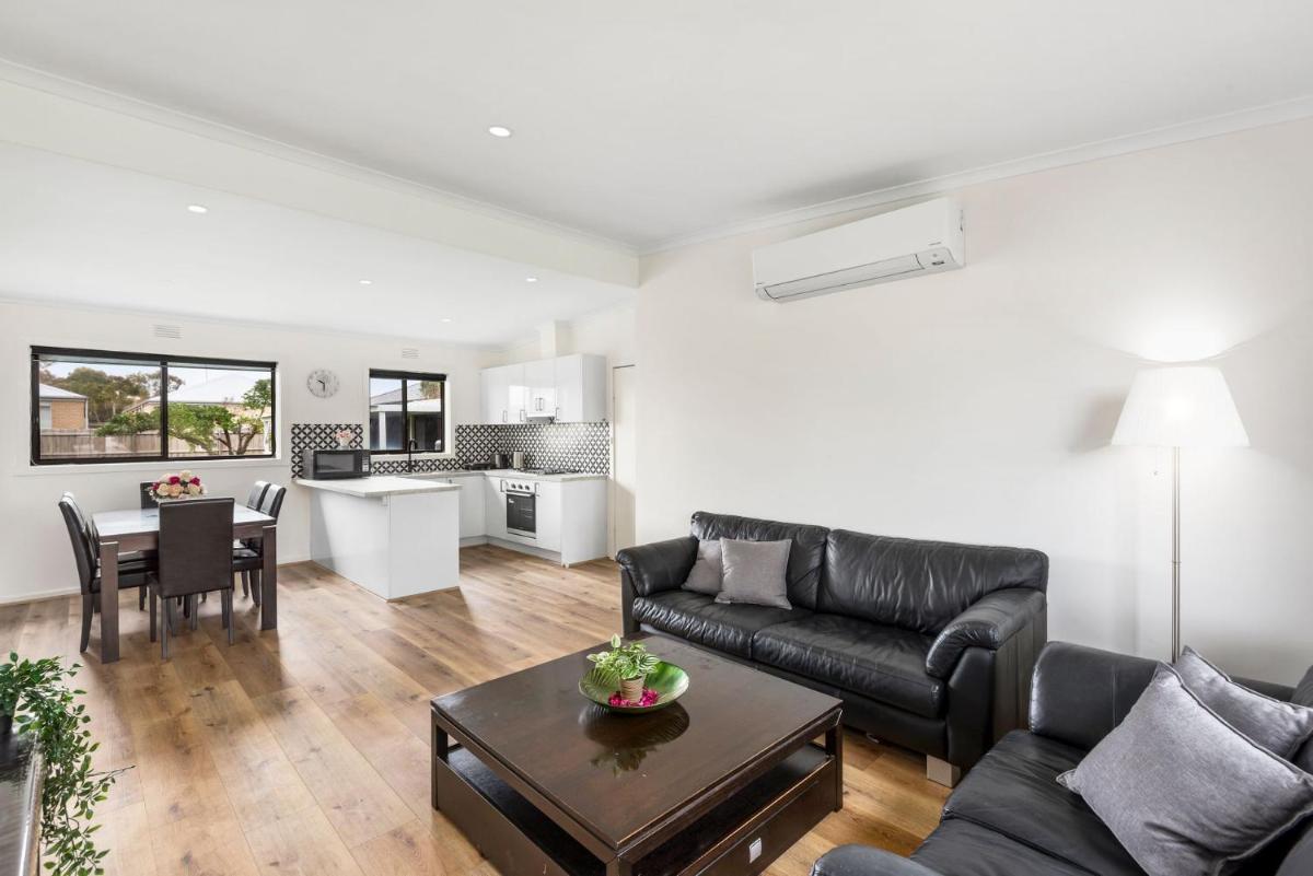 Beachside Treasure - Housity