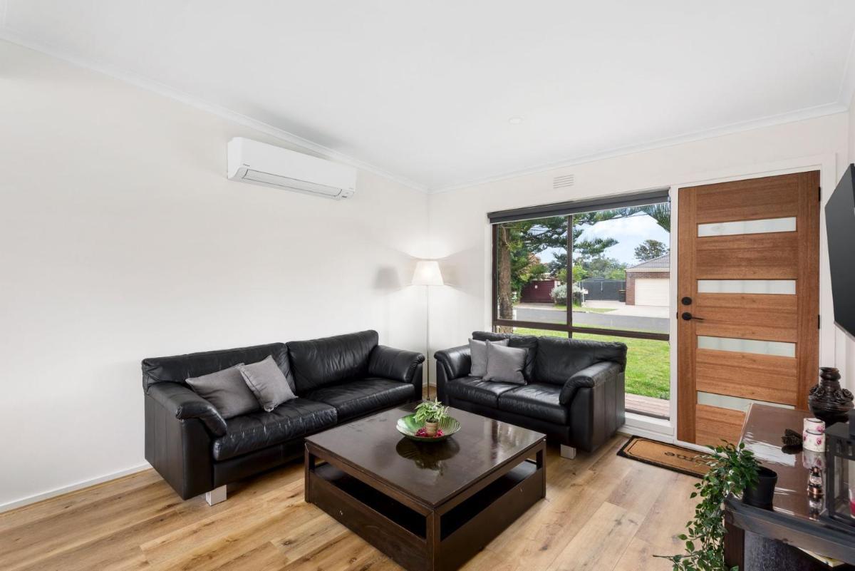 Beachside Treasure - Housity