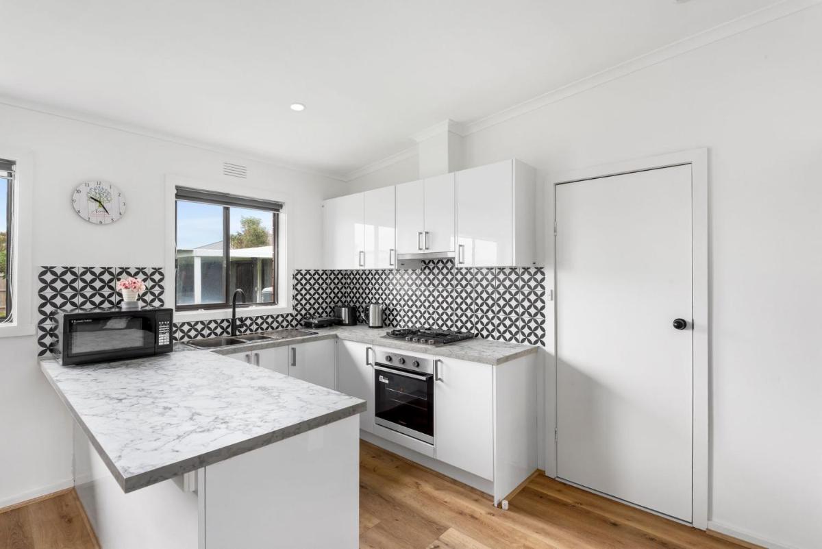 Beachside Treasure - Housity