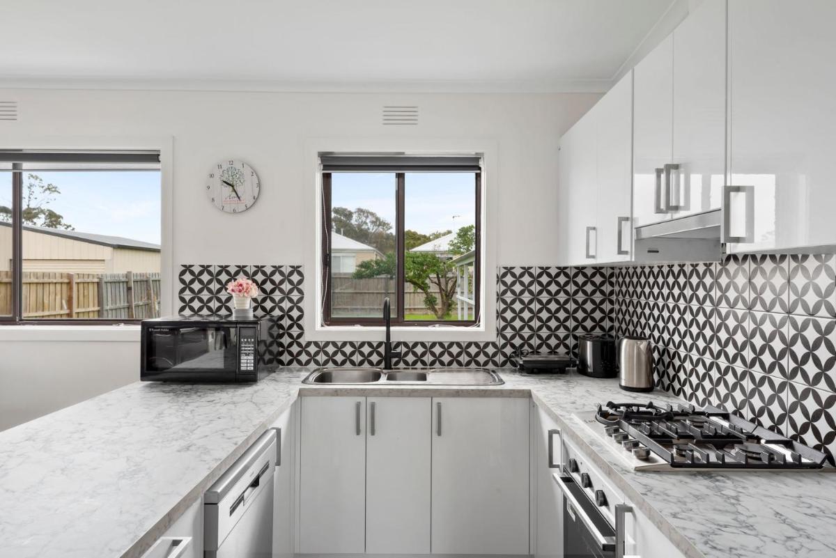 Beachside Treasure - Housity