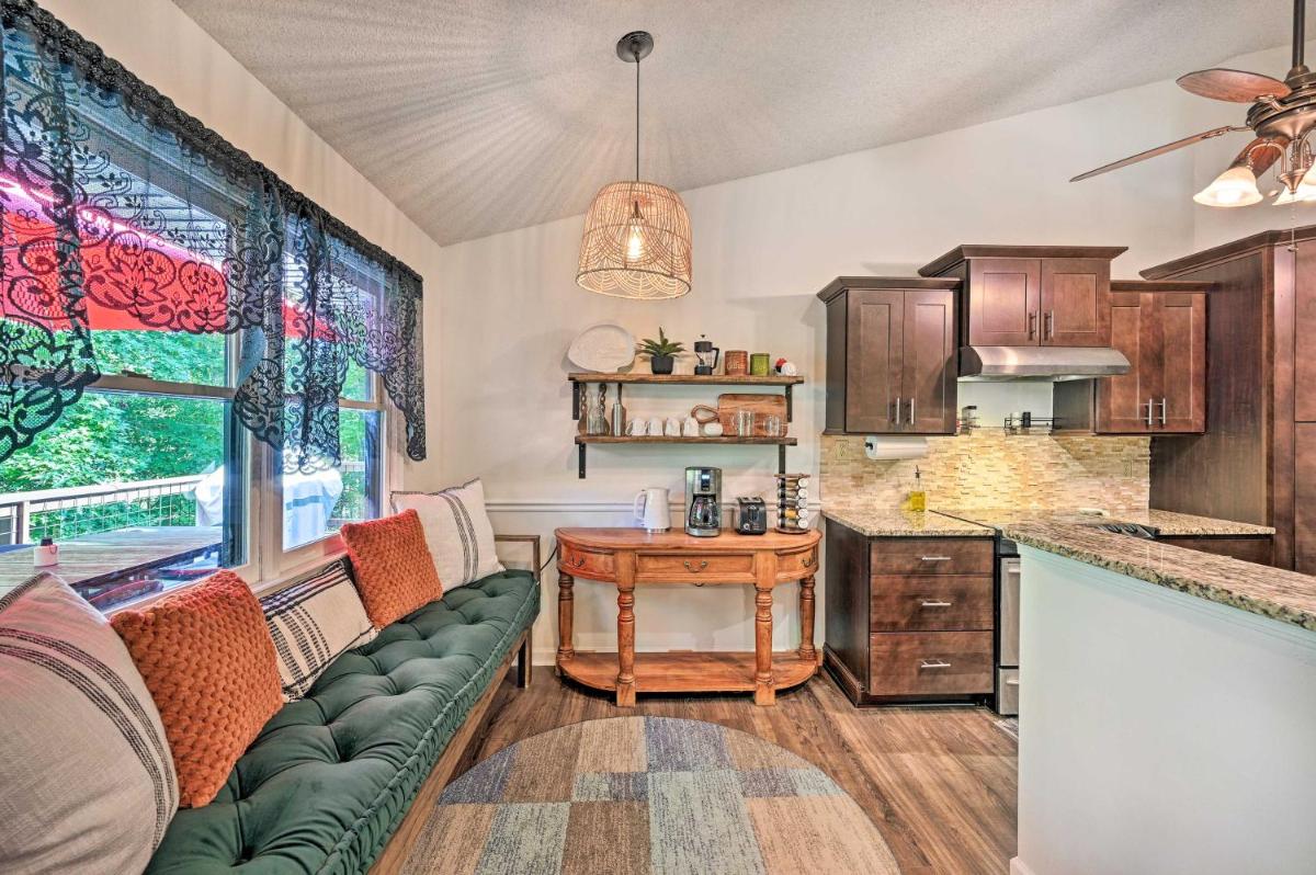 Lakefront Anderson Paradise Dock, Fire Pit! - Housity