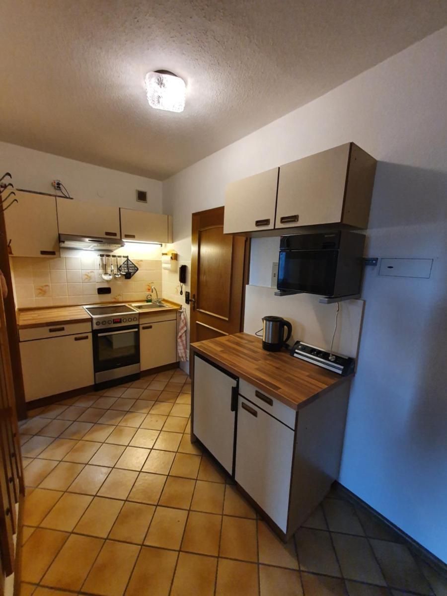 Ferienhaus-Schönwald im Herzen des Schwarzwaldes 2Zimmer-Wohnung & Terrasse & Whirlpool App16 - Housity