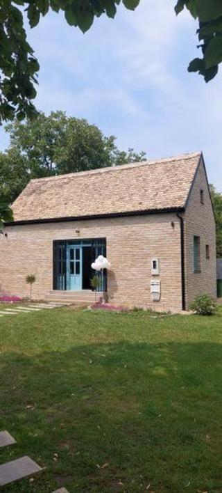 Kuca 318 Cenej - Housity