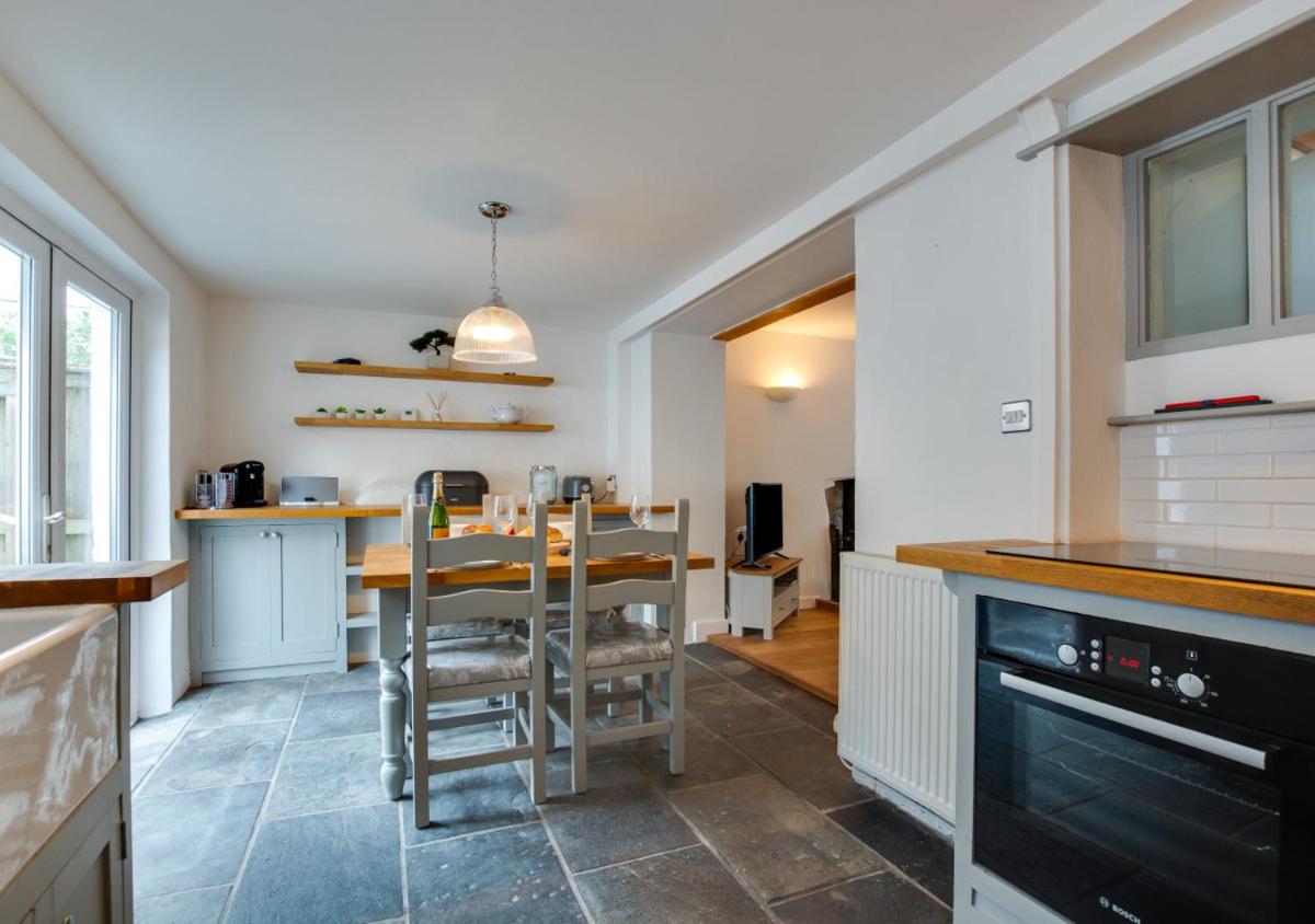 Dove Cottage - Housity