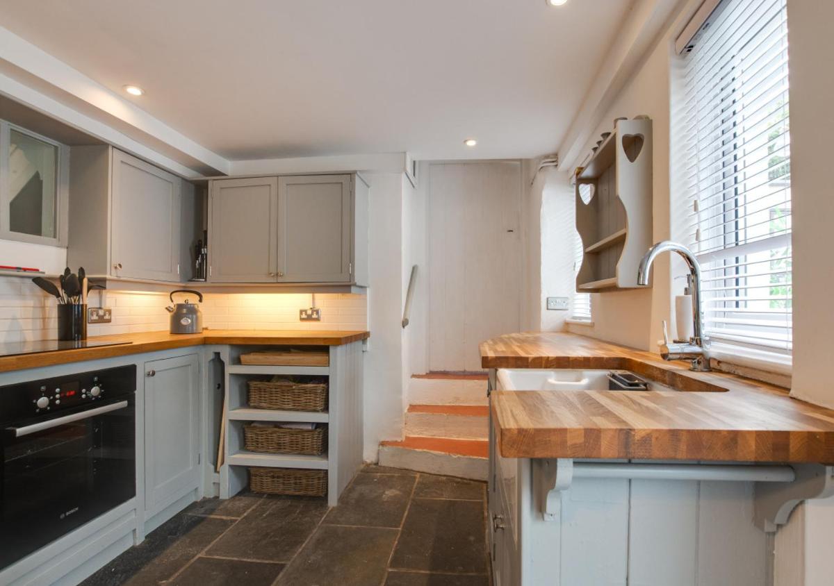 Dove Cottage - Housity