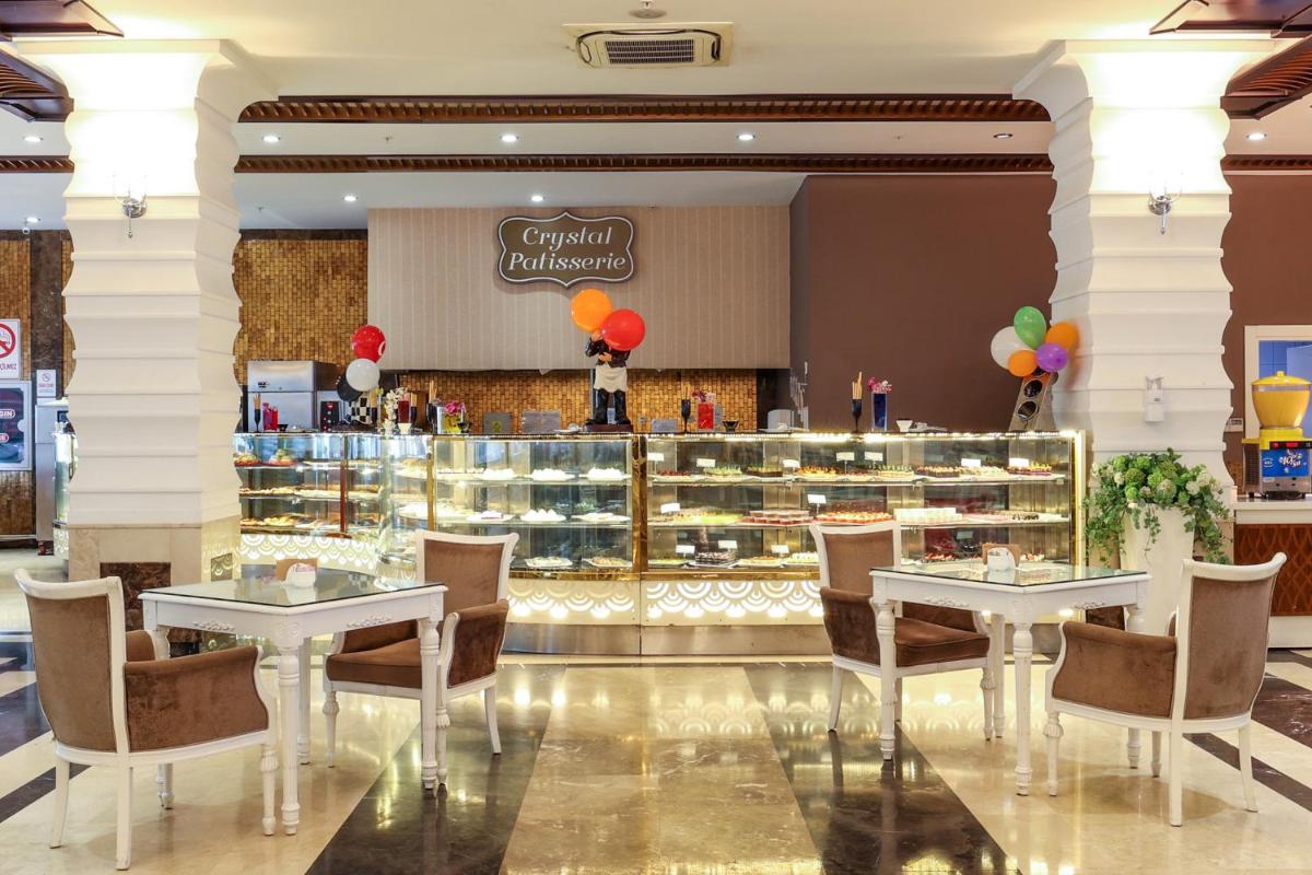 Crystal Waterworld Resort & Spa - Ultimate All Inclusive - Housity