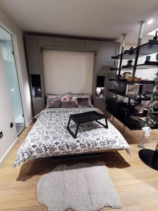 City Studio with Gym Spa Cinema Workspace - Housity
