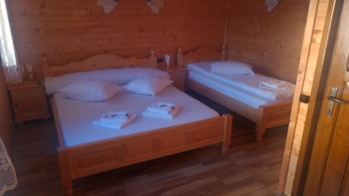 Cabanuțele din Lemn - Housity