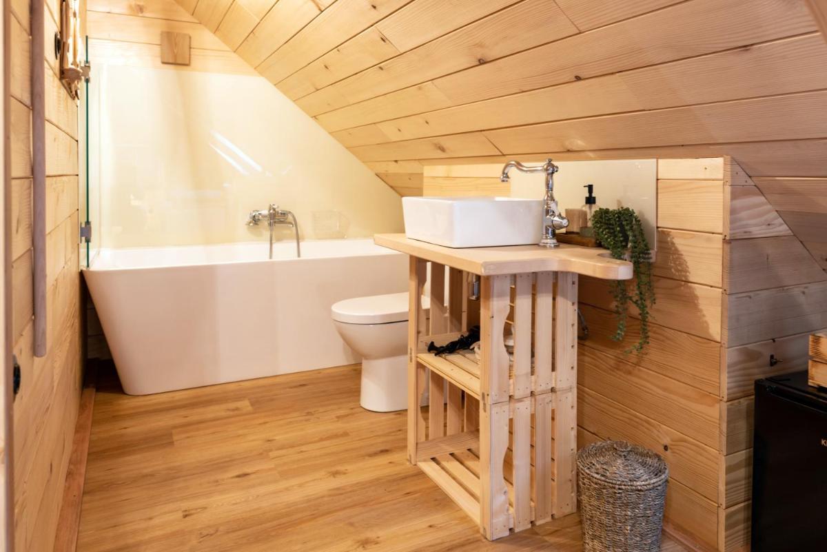 Glamping Happiness with Sauna and Natural Pool - Housity