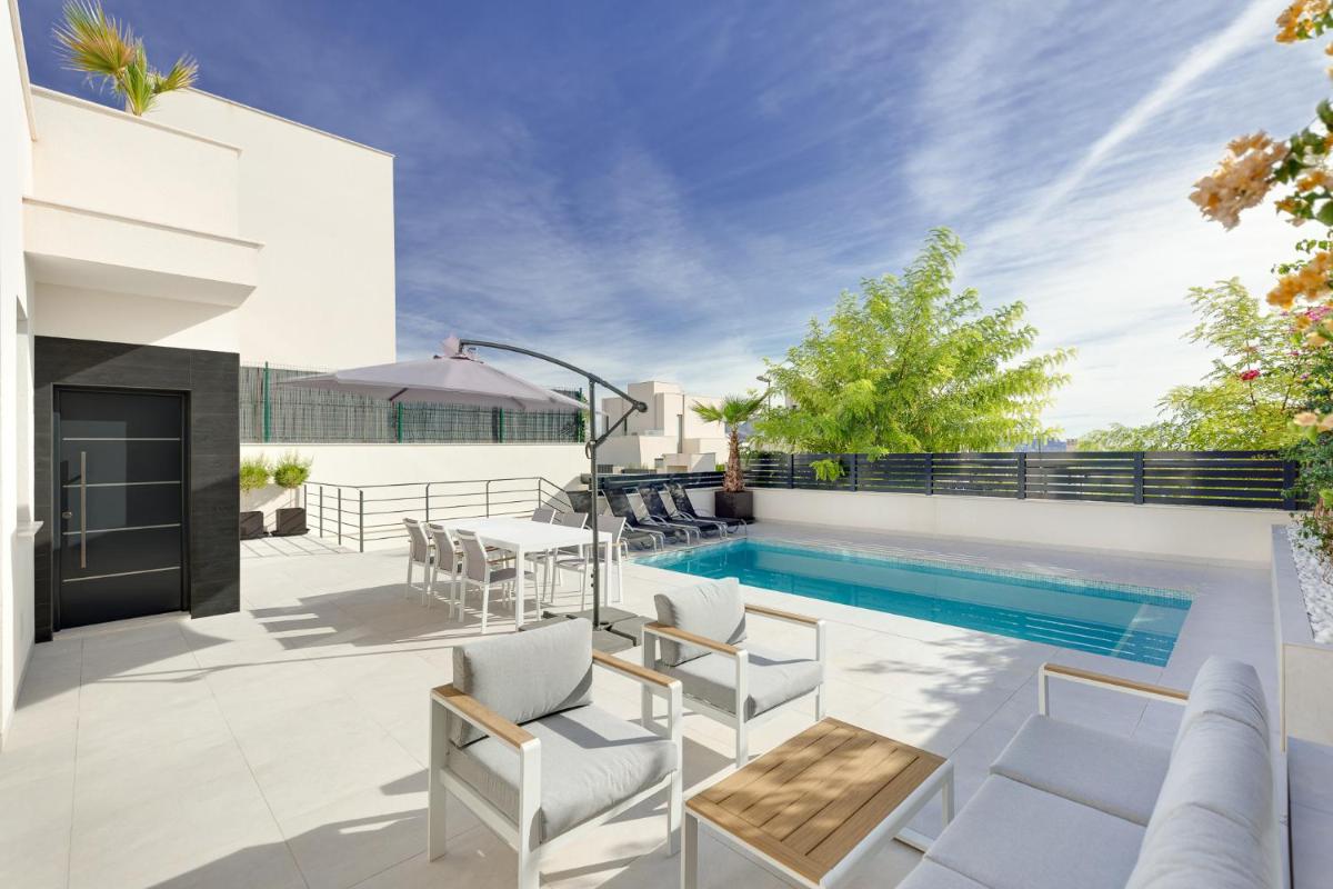 Villa Blanka, amazing villa with Hot tube & heated pool in Polop, Alicante - Housity