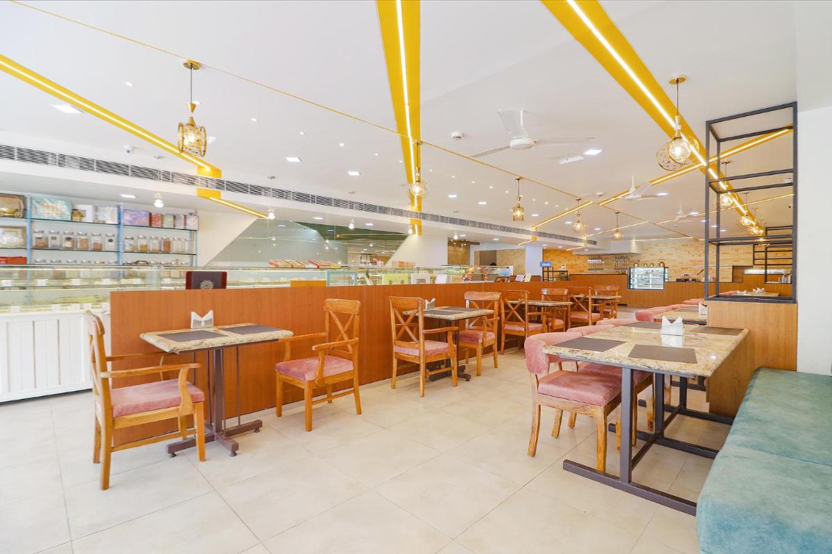 FabHotel Aamantran & Banquet Halls - Nr RTC X Roads Metro Station - Hizvo