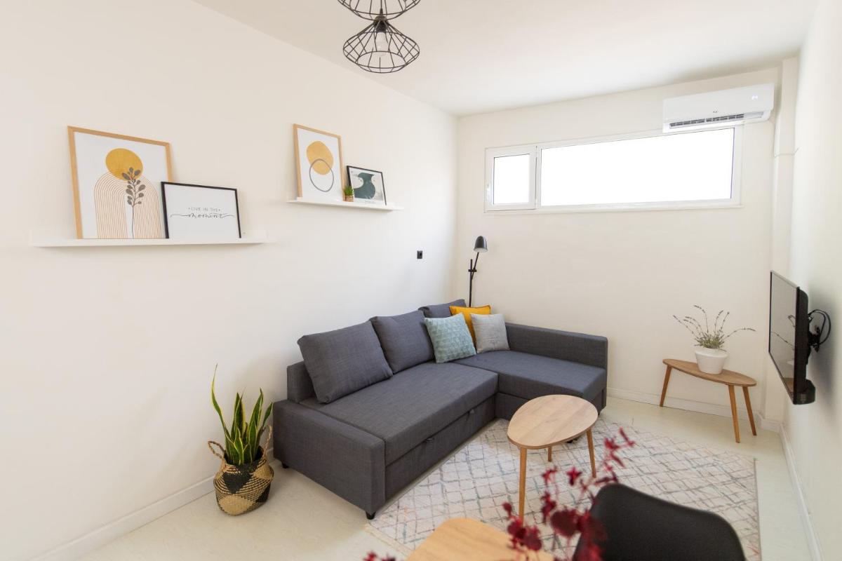 Malvina's Dream 2. Lower Ground Renovated Getaway - Housity