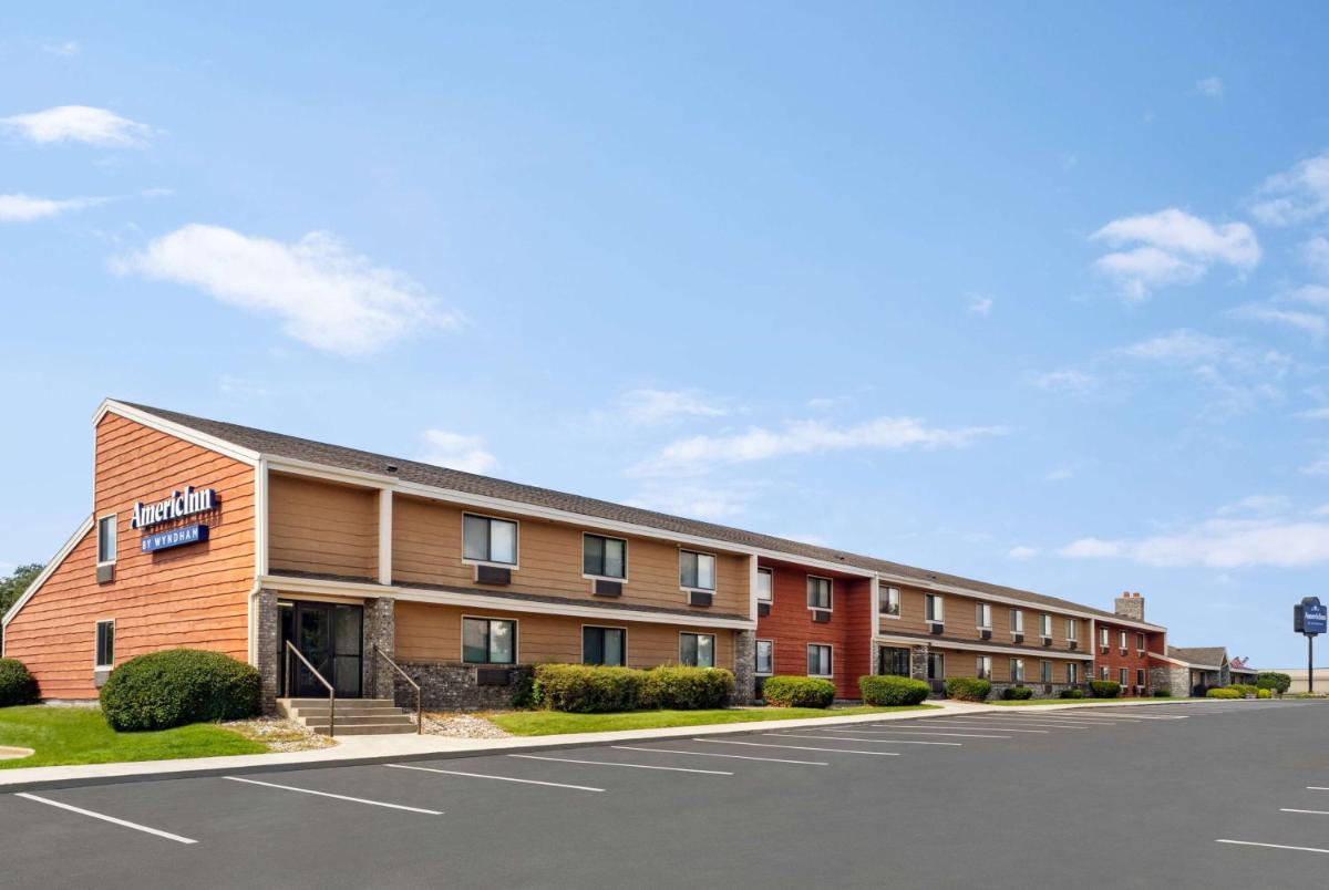AmericInn by Wyndham Bemidji - Housity